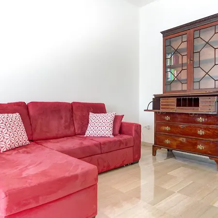 Gaudenzi Apartment *